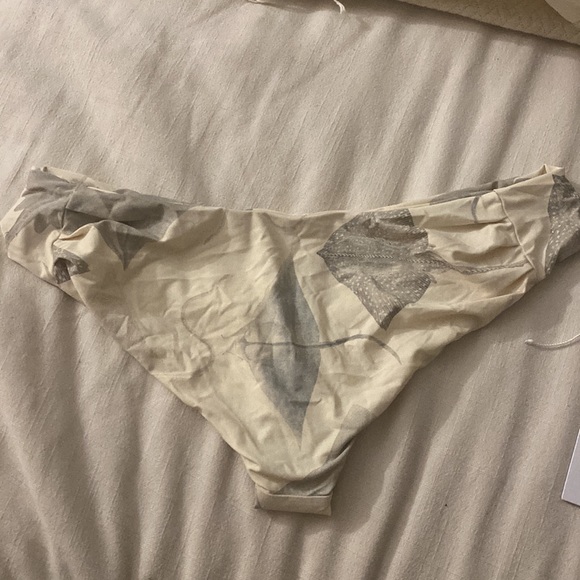 RARE Wing Woman yaya bottoms in xs! - Picture 2 of 3